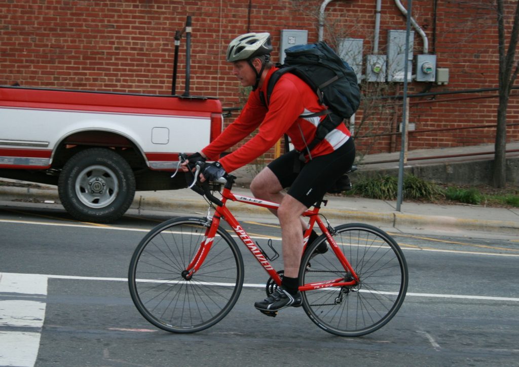 2008-03-11_Bicyclist_in_Carrboro