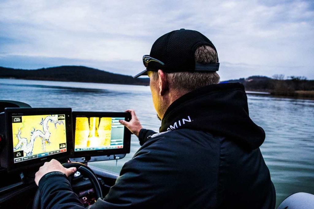 5 Outstanding Side Imaging Fish Finders – Employ the Best Technologies!