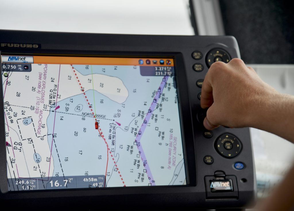6 Most Fantastic Marine GPS - Improve Your Water Navigation Accuracy!