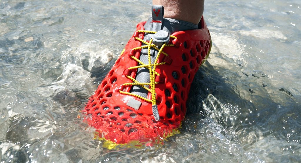 8 Best Water Shoes for Hiking - Travelling without Barriers!