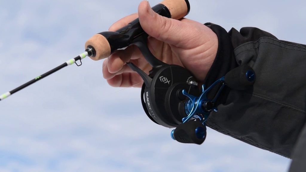 5 Best Ice Fishing Rods for Winter Fishing Lovers